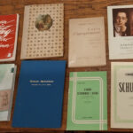 Una immagine di insieme di alcuni libri del conservatorio.