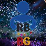 Il logo della Rete Bibliotecaria Bergamasca con lo sfondo di una fotografia di un concerto pieno di gente che lancia in aria dei foglietti colorati.