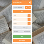 Una schermata della nuova web app di caricamento sullo sfondo di libri aperti.